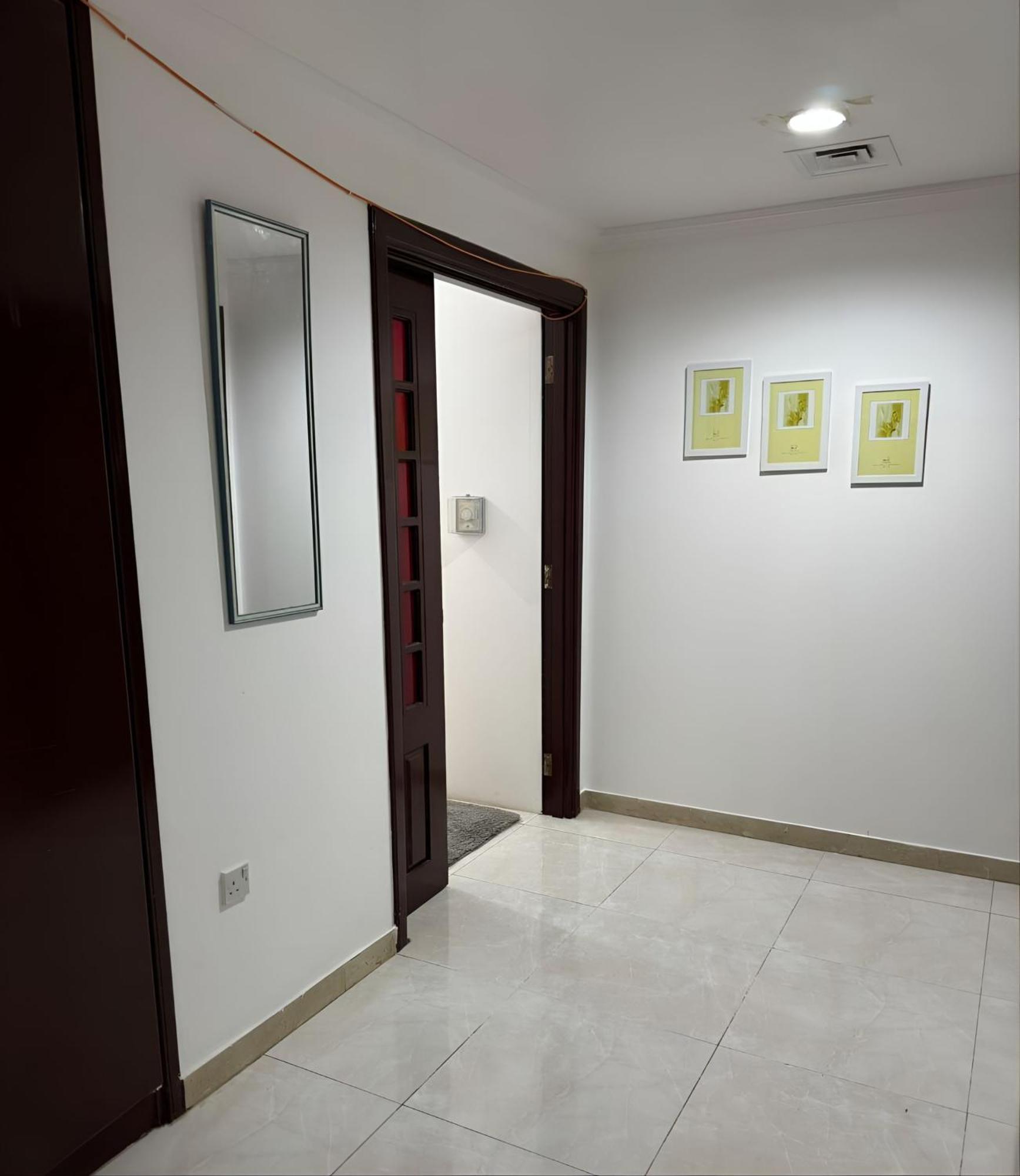 Corniche Street - For Males "Peaceful Bed Space" Abu Dhabi Exterior photo