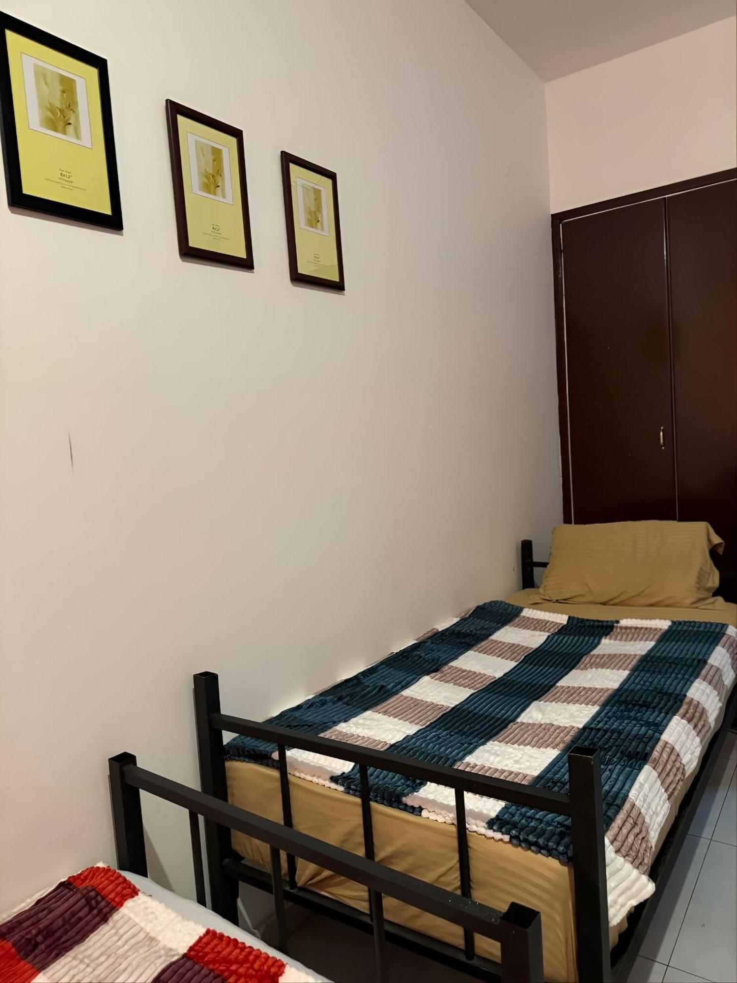 Corniche Street - For Males "Peaceful Bed Space" Abu Dhabi Exterior photo
