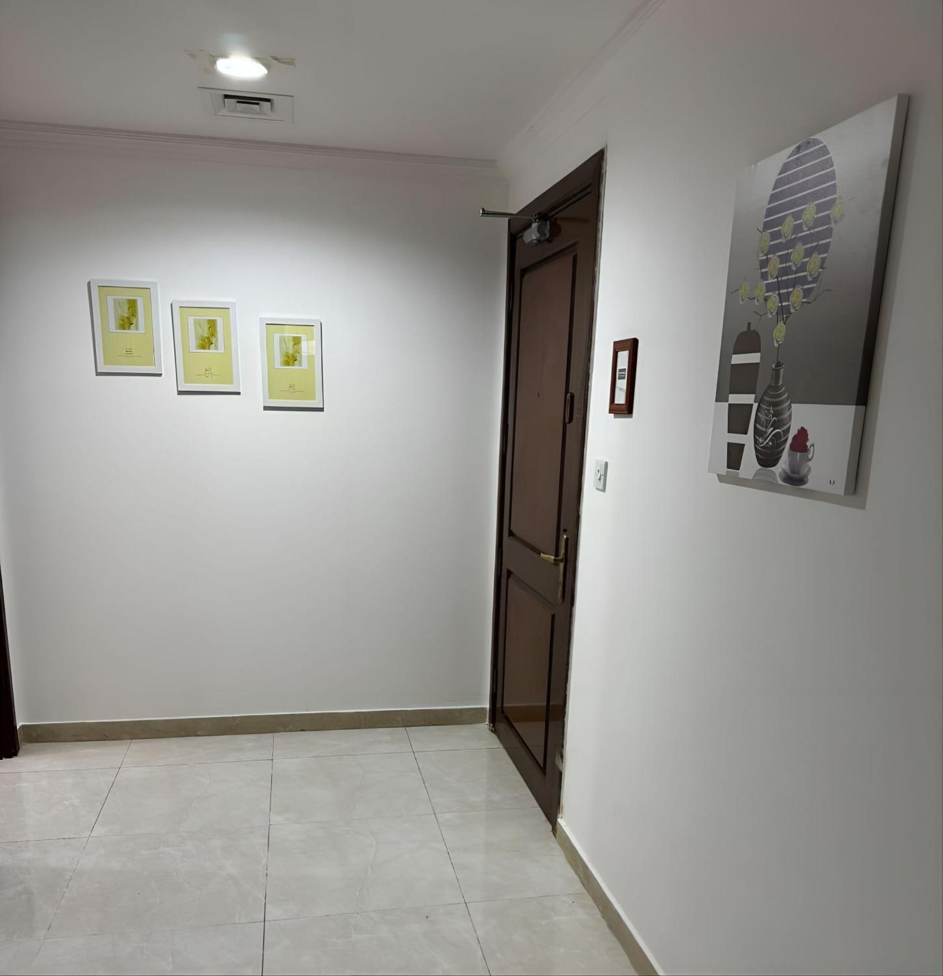 Corniche Street - For Males "Peaceful Bed Space" Abu Dhabi Exterior photo