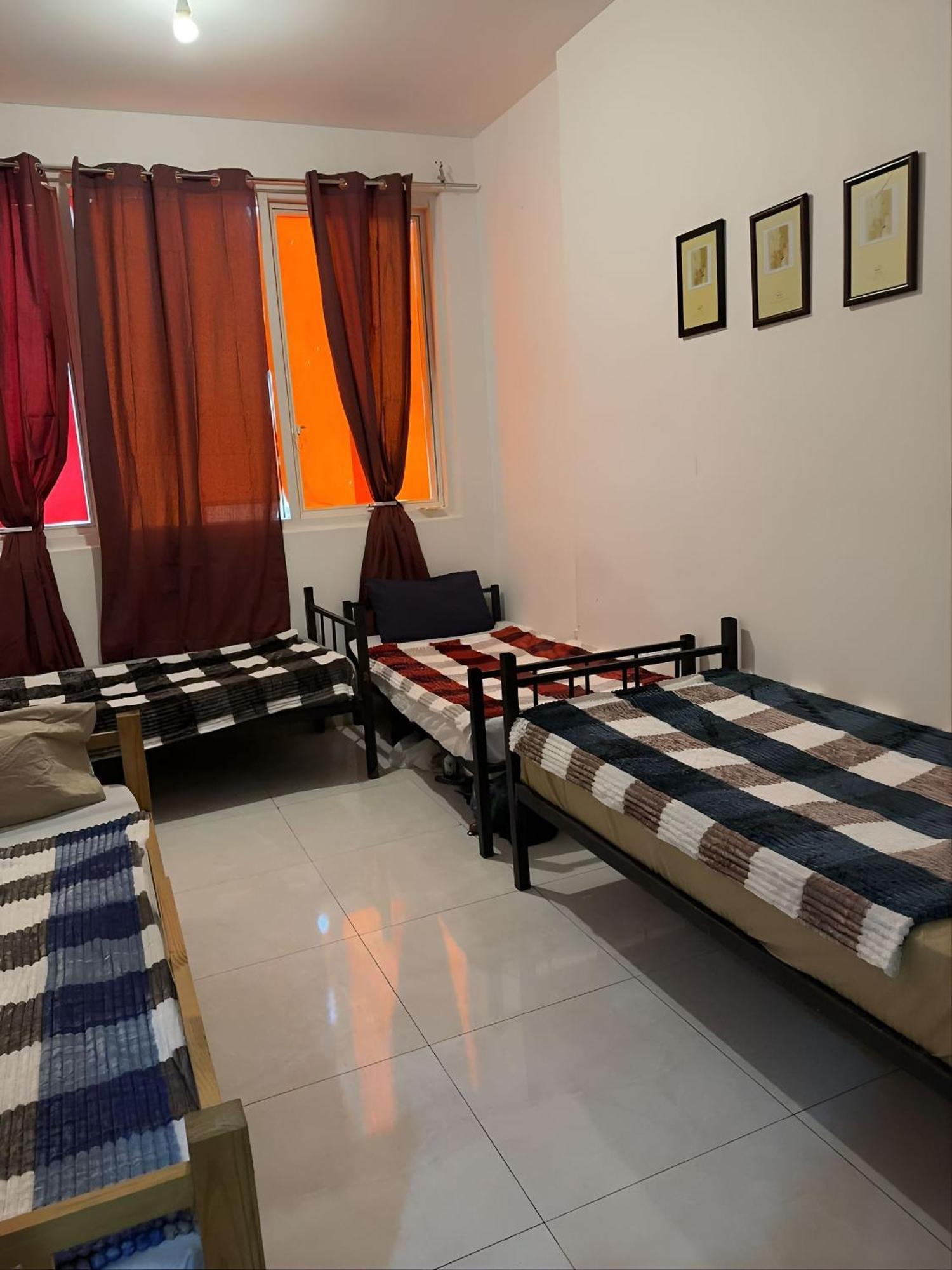 Corniche Street - For Males "Peaceful Bed Space" Abu Dhabi Exterior photo