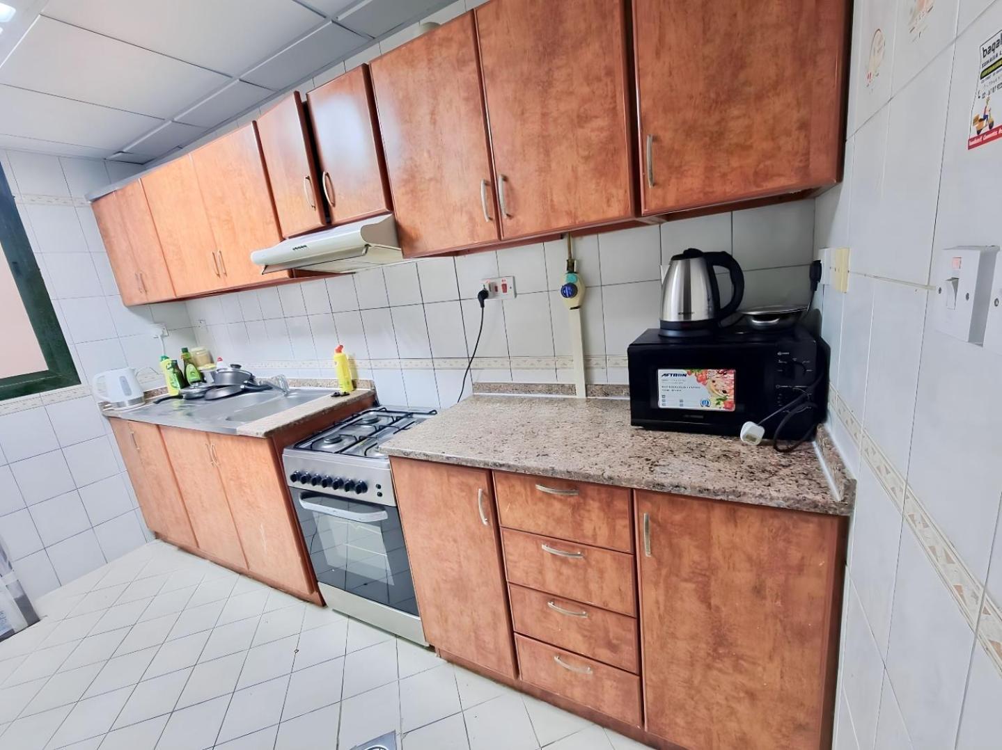 Corniche Street - For Males "Peaceful Bed Space" Abu Dhabi Exterior photo