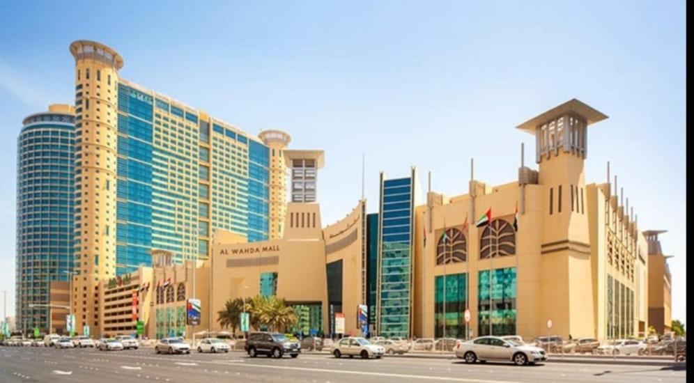 Corniche Street - For Males "Peaceful Bed Space" Abu Dhabi Exterior photo